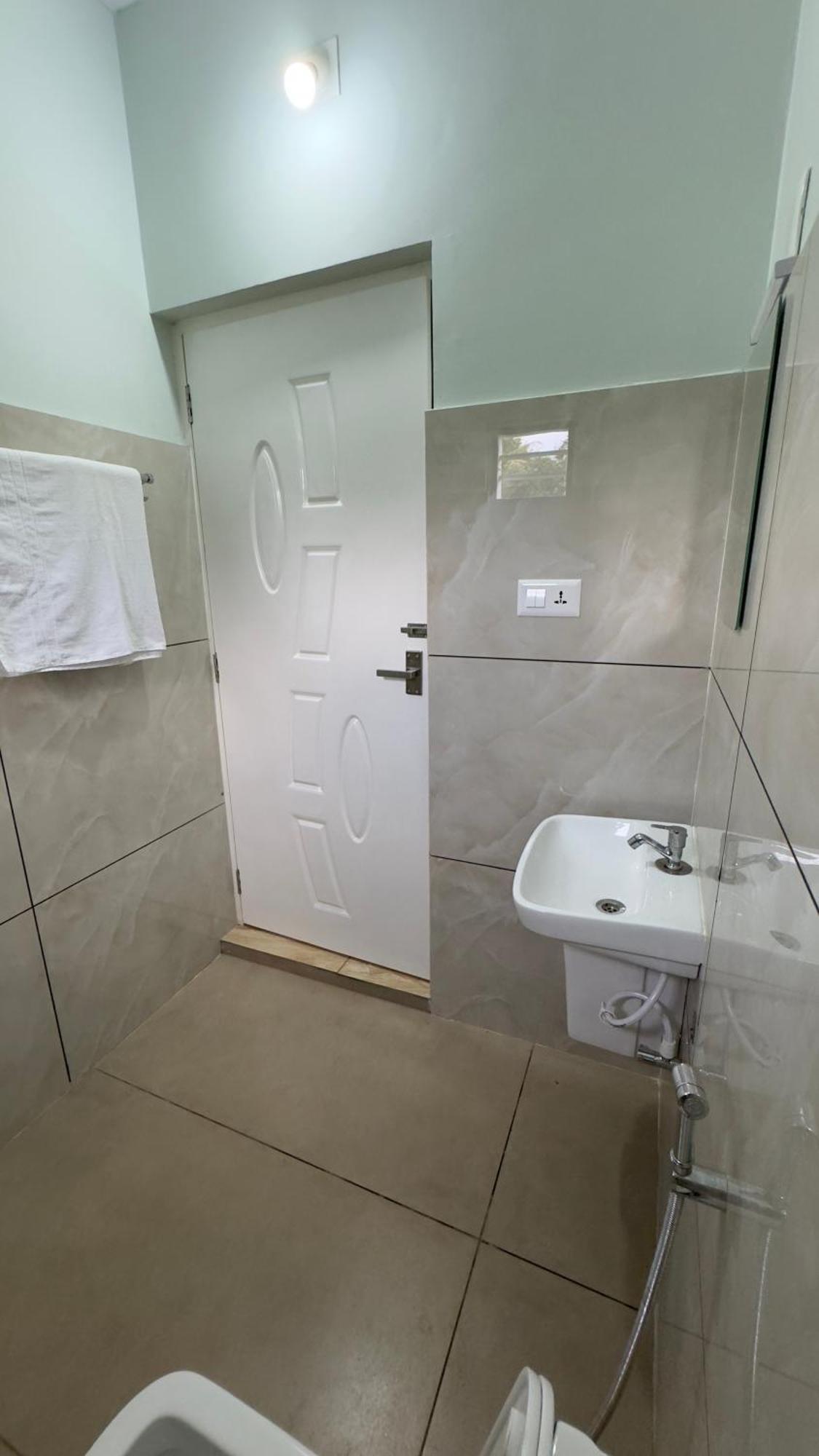 The Karlyle Homestay Vaduvanchal Extérieur photo