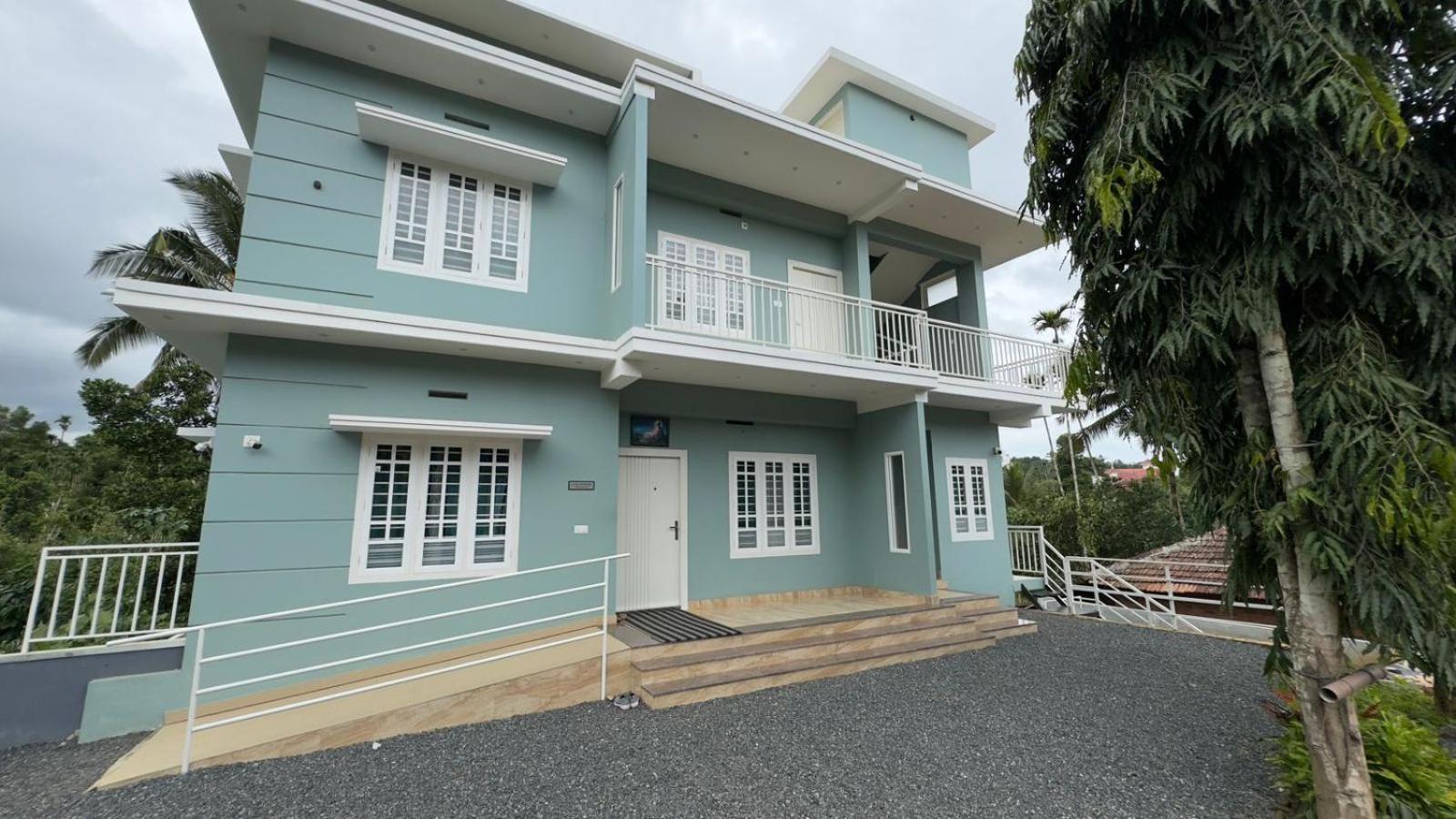 The Karlyle Homestay Vaduvanchal Extérieur photo