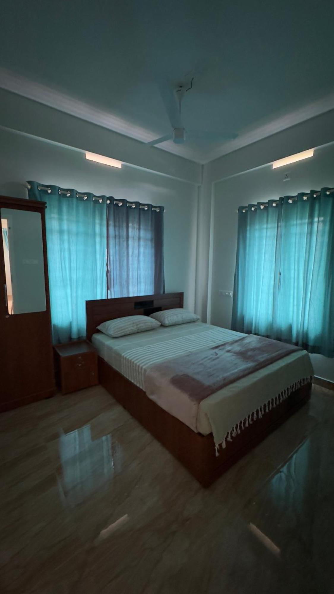 The Karlyle Homestay Vaduvanchal Extérieur photo