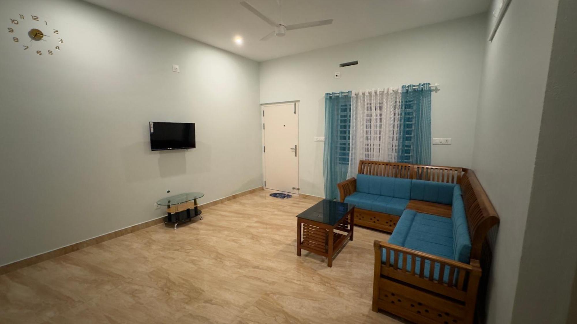 The Karlyle Homestay Vaduvanchal Extérieur photo